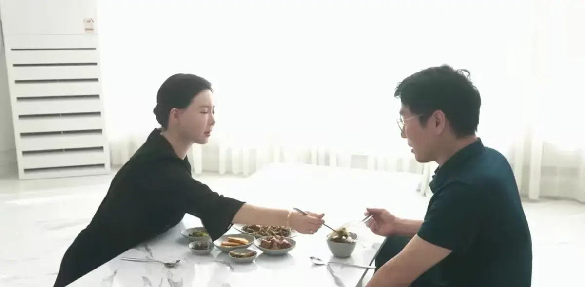 《50岁继母的诱惑》4K高清完整版免费在线看-未删减中文版无广告播放-50岁继母的诱惑打破韩国伦理片框架