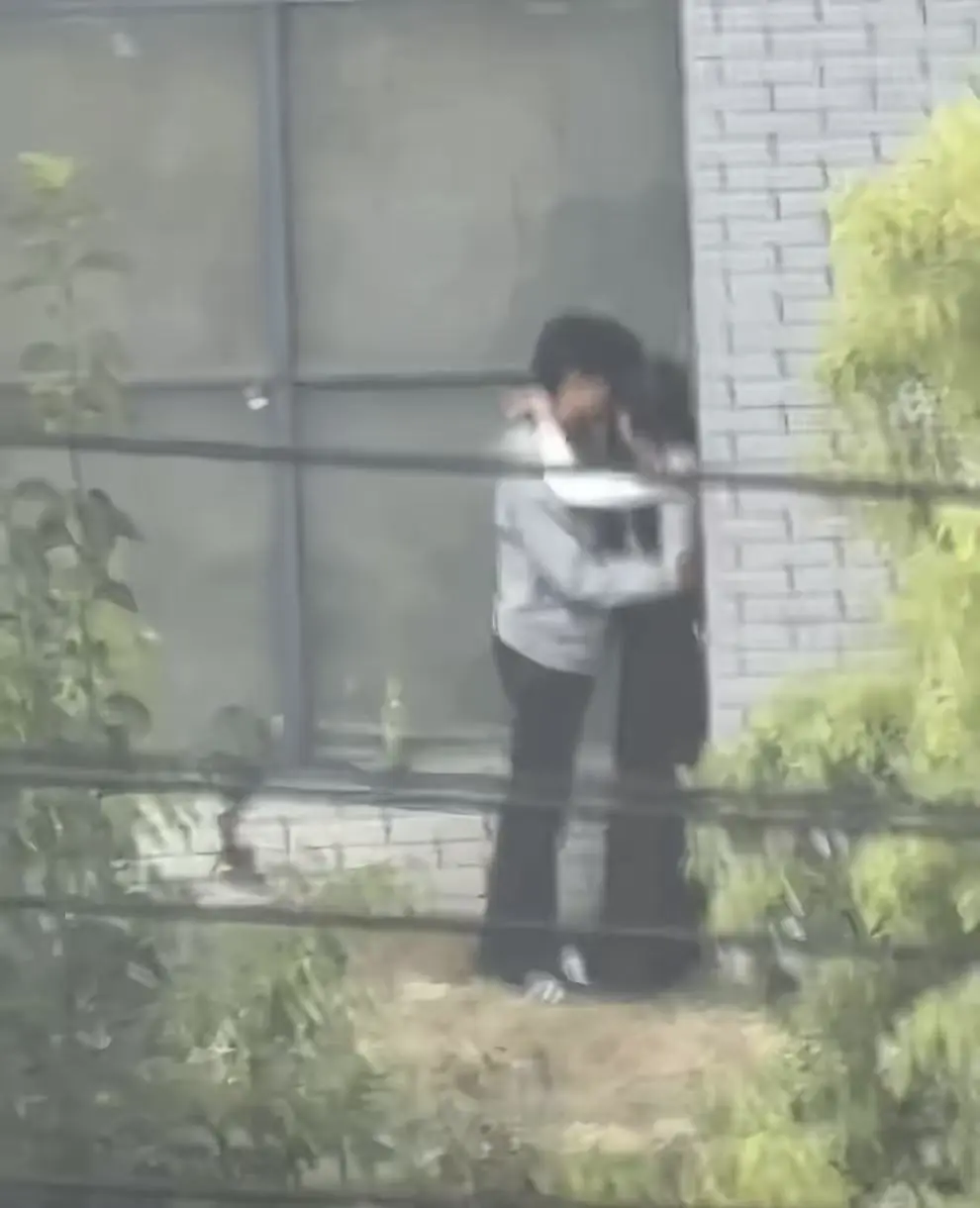 《蚌埠职教园情侣野外视频》完整版引热议-现场画面流出-蚌埠职教园情侣野外视频免费鉴赏